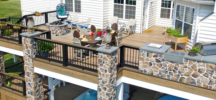 Custom Deck Design Contractors in Tarzana, CA